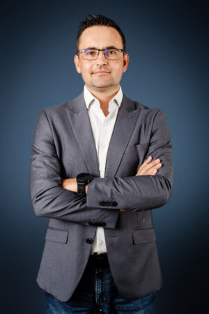 ASUS Portraits-150